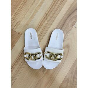 White Slide Sandals With Gold Chain Accent By Soda Size 8 Casual Slip-On